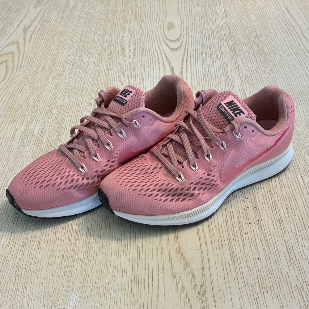 Women’s Nike Zoom Pegasus 34 Running Sneaker Shoes (Pink/White)